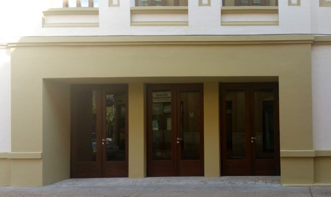 Entrada del Teatro Manuel Gullón de Astorga (S. G.)