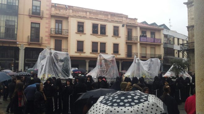 Pasos cubiertos para protegerlos de la lluvia 