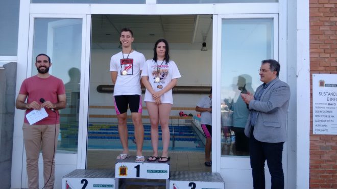 Ganadores de las categorías Junior masculino y femenino. / CCU