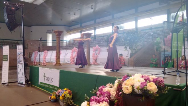 Las bailaoras de Flamenco de Astorga hicieron una presentación ante las casi 700 mujeres. / CCU