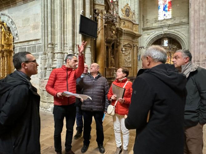 Visita del delegado de la Junta a las obras de mejora de la catedral