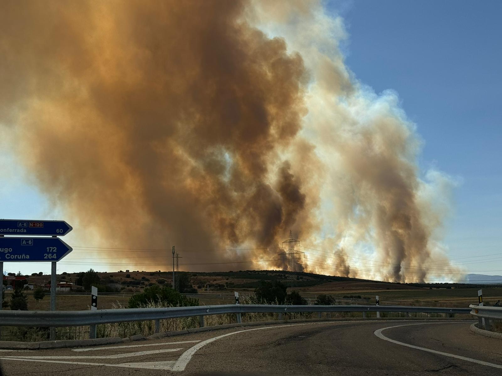 Incendio forestal en Castrillo de los Polvazares