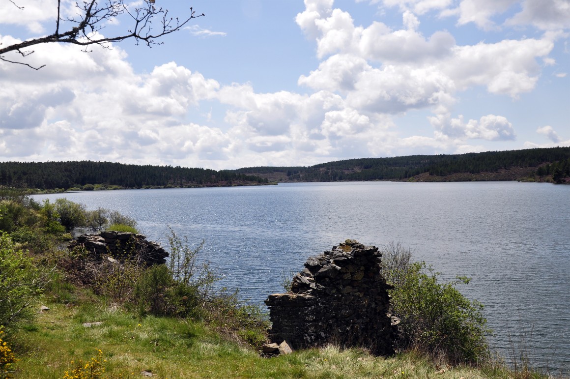 Embalse bajo el que se encuentra sumergido el pueblo de Oliegos.